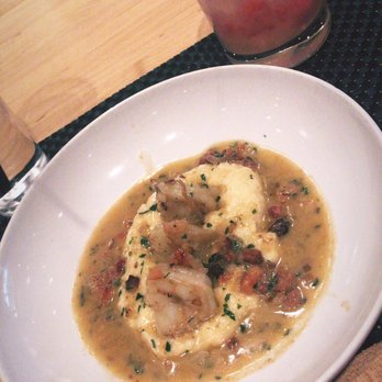 matchbox - Shrimp and grits with patio pounder drink - Pizza Near Me - Arlington, Virginia
