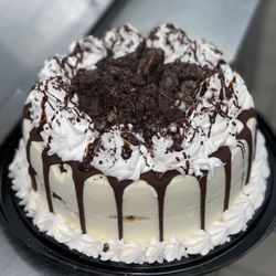 Whit's Frozen Custard - Bellefontaine - Large cookies n creme cake