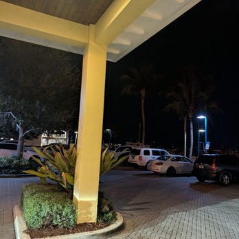 Sailor's Return Restaurant - Seafood Near Me - Stuart, Florida