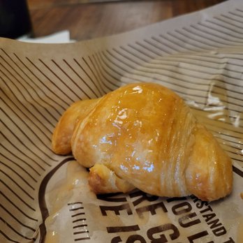 Cheddar's Scratch Kitchen - Delicious bread - American Near Me - Jacksonville, Florida