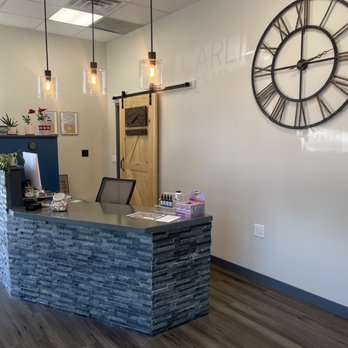 Carlin Chiropractic - Beautiful lobby - Chiropractors Near Me - Lenexa, Kansas Carlin Chiropractic - Beautiful lobby - Chiropractors Near Me - Lenexa, Kansas
