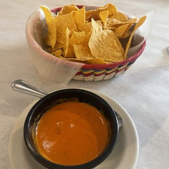 Mom's Old Recipe Mexican Restaurant - Chips and House Salsa - Mexican Near Me - Chicago, Illinois Mom's Old Recipe Mexican Restaurant - Chips and House Salsa - Mexican Near Me - Chicago, Illinois
