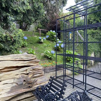 Pousada Quebra Nozes - Lounging outside - Bed & Breakfast Near Me - Campos do Jordão, SP