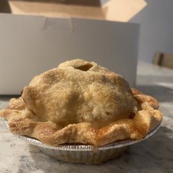 Village Bakehouse - Miniature apple pie