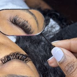 SheLyt Lash & Beauty