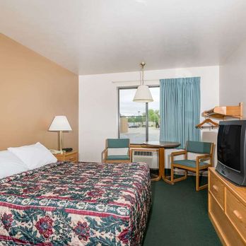 Super 8 by Wyndham Shawano - Guest room - Hotels Near Me - Shawano, Wisconsin Super 8 by Wyndham Shawano - Guest room - Hotels Near Me - Shawano, Wisconsin