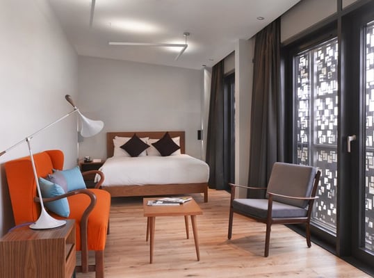 Town Hall Hotel & Apartments by null