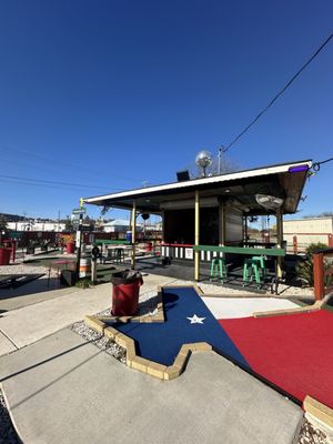 Putt Pub by null