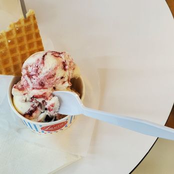 Laura's Candies - Ice Cream - Candy Stores Near Me - Metairie, Louisiana