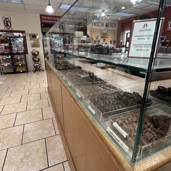 Fascia's Chocolates - Chocolatiers & Shops Near Me - Waterbury, Connecticut Fascia's Chocolates - Chocolatiers & Shops Near Me - Waterbury, Connecticut
