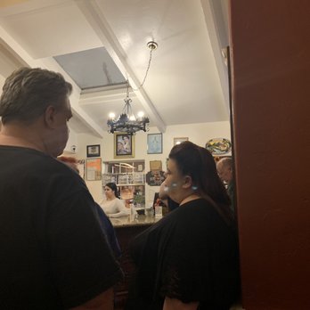 El Farolito - Waiting,,,we put our name on the list.. 25 minute wait Tuesday evening.. holiday break week - Mexican Near Me - Placentia, California