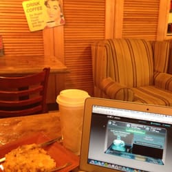 Finest Grind Coffee House - High speed wifi, outlets, comfortable seating, good food/coffee