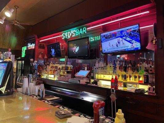Syd's Fine Food and Spirits by null