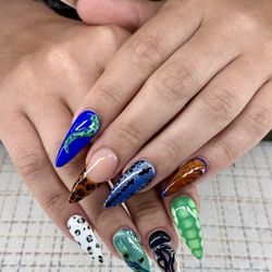 D Luxe Nails
