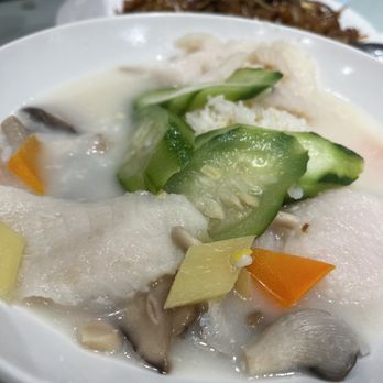 佳記餐廳 - Delicious rice soup with fish - Hong Kong Style Cafe Near Me - Hong Kong, HK 佳記餐廳 - Delicious rice soup with fish - Hong Kong Style Cafe Near Me - Hong Kong, HK