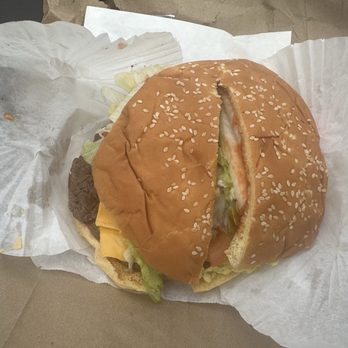 Miner's Drive-In - American Near Me - Yakima, Washington