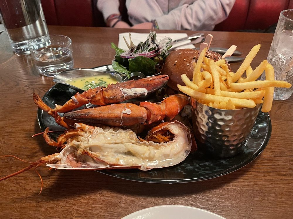 Burger & Lobster