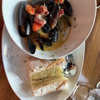 Stellini Trattoria - Mussels - Italian Near Me - Grapevine, Texas Stellini Trattoria - Mussels - Italian Near Me - Grapevine, Texas