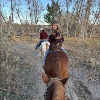 12 Mile Stables - Horseback Riding Near Me - Aurora, Colorado