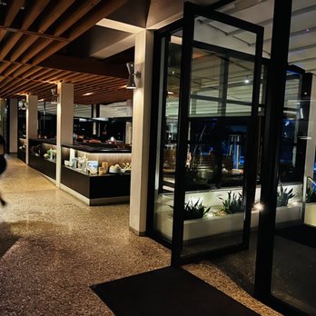 Shore - Interior of restaurant - New American Near Me - Longboat Key, Florida