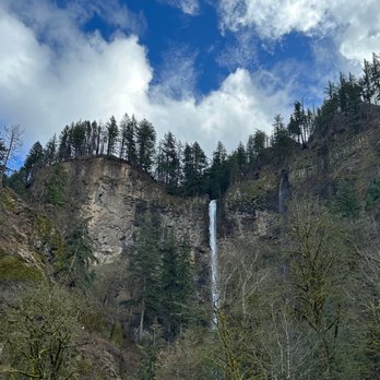 Multnomah Falls - Hiking Near Me - Bridal Veil, Oregon Multnomah Falls - Hiking Near Me - Bridal Veil, Oregon