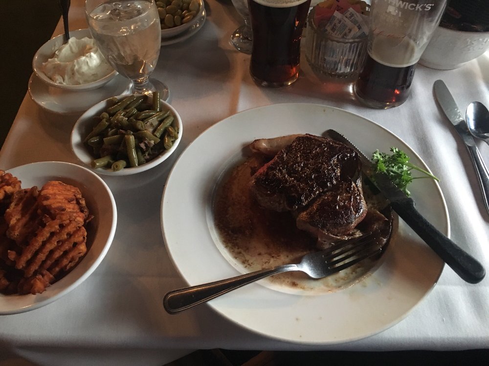 PAT’S STEAK HOUSE 54 Photos & 160 Reviews 2437 Brownsboro Rd