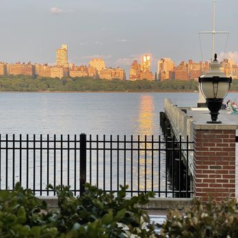 HAVEN Riverfront Restaurant & Bar - New American Near Me - Edgewater, New Jersey