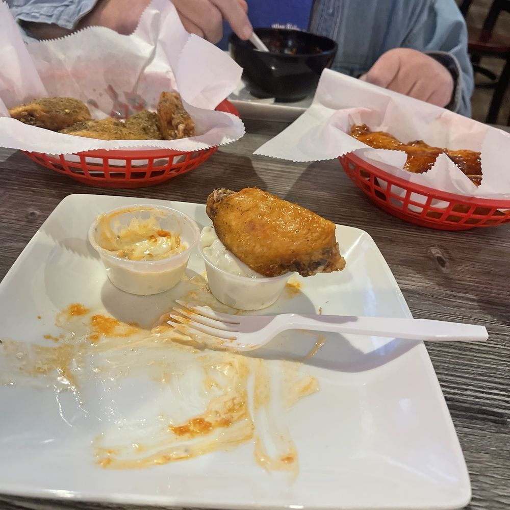 Fats Fairfax - Chicken wings - Dive Bars Near Me - Fairfax, Virginia Fats Fairfax - Chicken wings - Dive Bars Near Me - Fairfax, Virginia