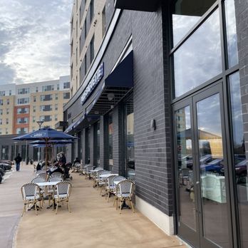 Paris Baguette - Outdoor - Coffee & Tea Near Me - Herndon, Virginia Paris Baguette - Outdoor - Coffee & Tea Near Me - Herndon, Virginia