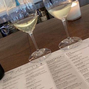 Sixty Vines - White wine flight - Wine Bars Near Me - Washington, DC, District of Columbia