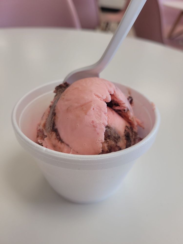 Ice Cream Shop La Michoacana Logo