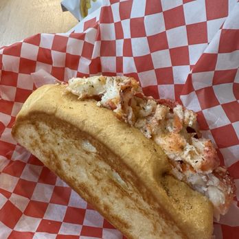 Mason's Famous Lobster Rolls - Harborplace - Seafood Near Me - Baltimore, Maryland Mason's Famous Lobster Rolls - Harborplace - Seafood Near Me - Baltimore, Maryland