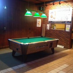 Hagar's Tavern - Pool table
