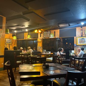 Mo Bay Grill - Restaurant at night - Caribbean Near Me - Sebastian, Florida