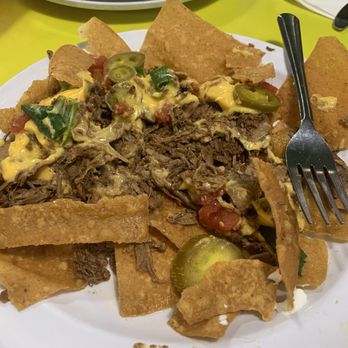 Ace's Restaurant - Nachos with dry, crumbly, tasteless meat - Pizza Near Me - Paris, Tennessee