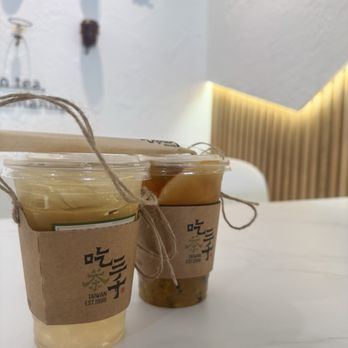 Chicha San Chen - Classic Fruit Tea and Honey Osmanthus Oolong Tea - Tea Rooms Near Me - Los Angeles, California