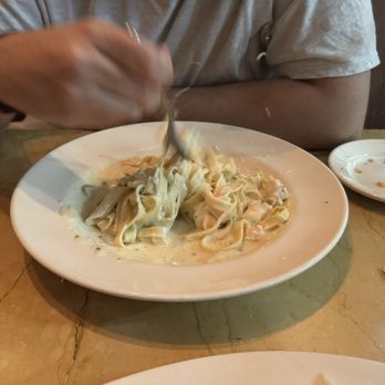 The Cheesecake Factory - Chicken Fettuccini Alfredo - American Near Me - Willow Grove, Pennsylvania