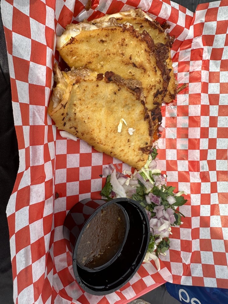 BIRRIERIA LAS CHICAS - 4119 S 12th Ave, Tucson, Arizona - Tacos