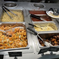 Sbarro the Italian Eatery - Old and crusty. Ewe!