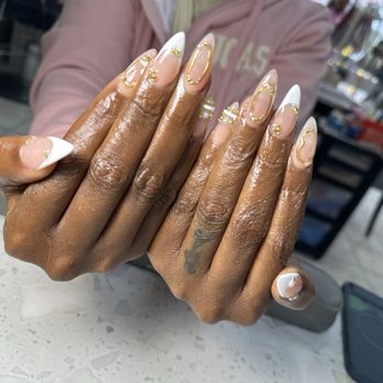 J & J Nails - Ask for Kiya (key*a) second chair - Nail Salons Near Me - Chicago, Illinois