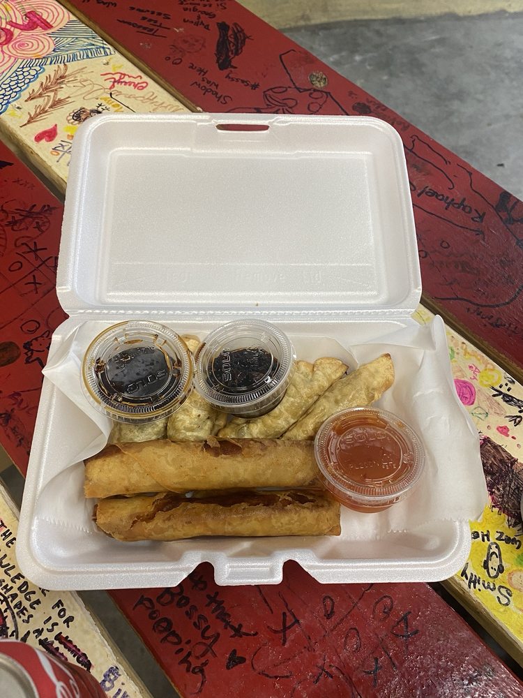 Johnny's Grub to Go Logo