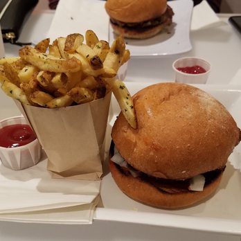 Burger Lounge - Burgers Near Me - Campbell, California