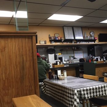 Shannon's Place - Dining room view - Diners Near Me - Pawtucket, Rhode Island