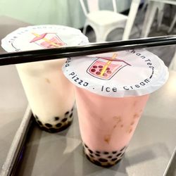 Ice Shantea - Coconut & Strawberry milk tea boba with tapioca pearls