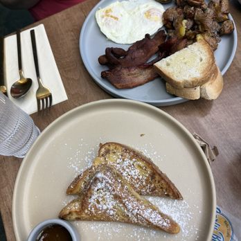 Early Birds - A Breakfast Spot - FRENCH TOAST - Breakfast & Brunch Near Me - Las Vegas, Nevada