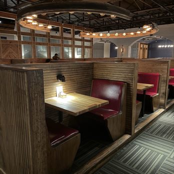 Harveys - Dining area - Seafood Near Me - Tupelo, Mississippi