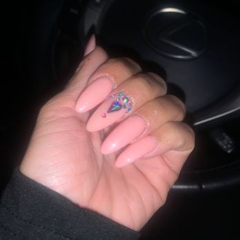 Mai Nail Bar - Nail Salons Near Me - Pasadena, California