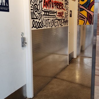 Dave's Hot Chicken - Chicken Shop Near Me - Seattle, Washington