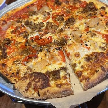 Esters Oneida Park - Pizza Near Me - Denver, Colorado