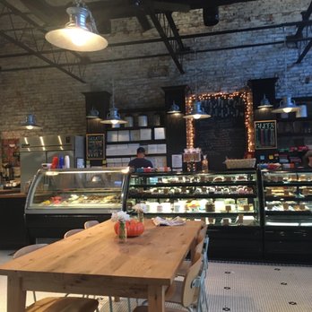 Honeymoon Bakery - Desserts Near Me - Rome, Georgia